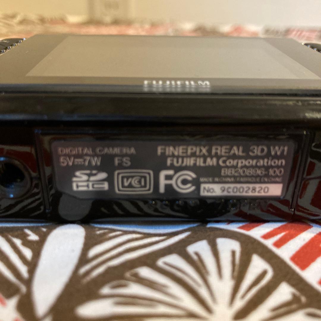 美動作品！】FUJIFILM 3D W1！c25020 - メルカリ