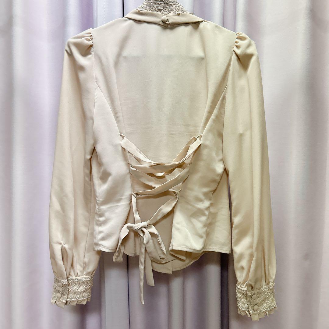 Sheglit/ブラウス+リボンジャボ/ベージュ