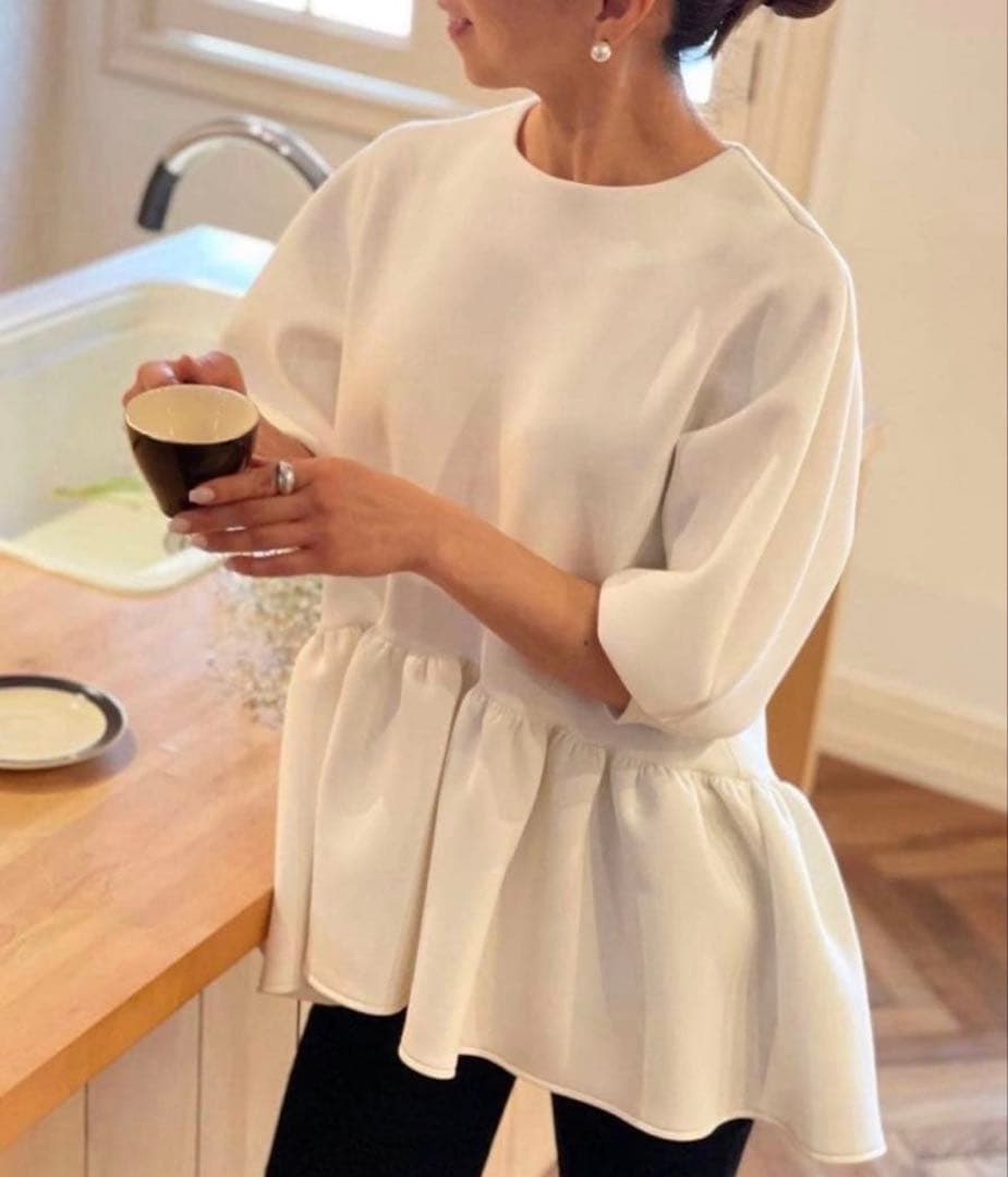 美品】ツルバイマリコオイカワ Kirill キリル ペプラムトップス