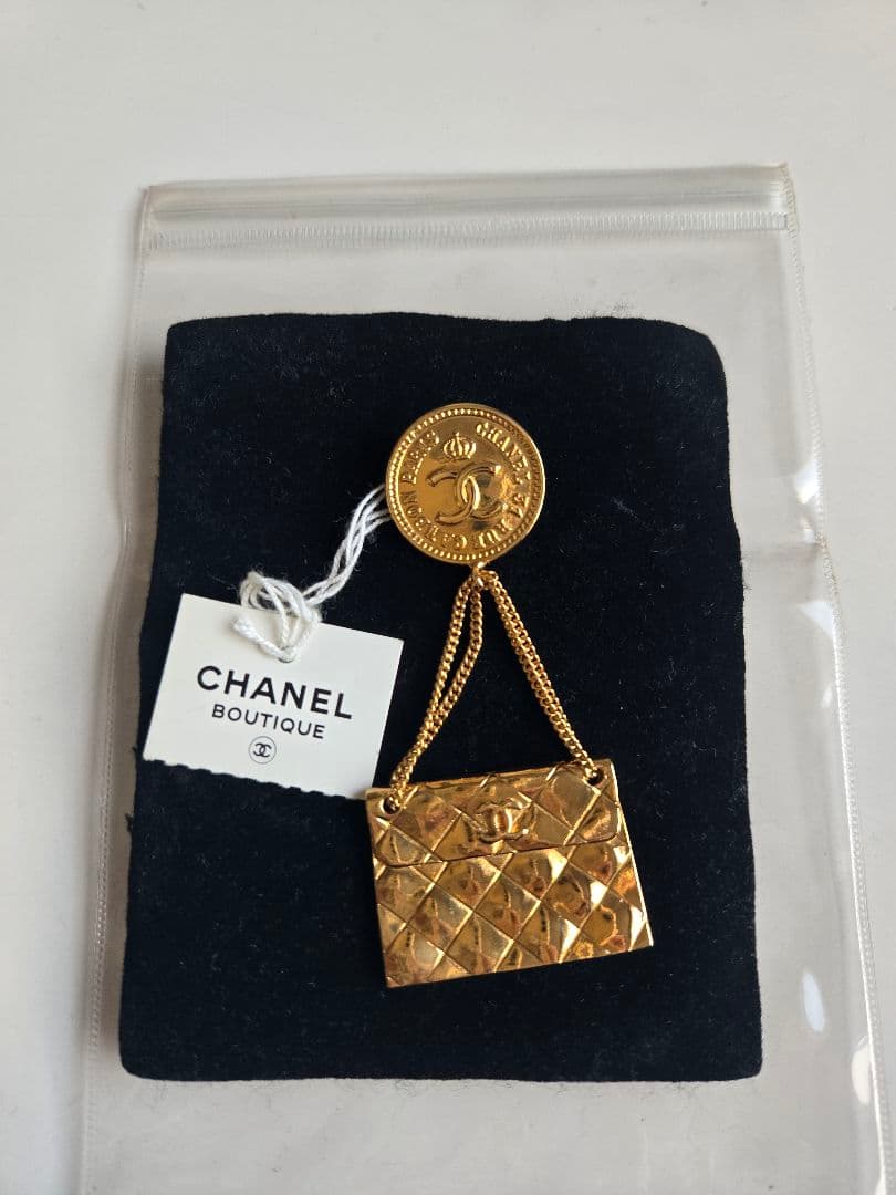 クリスマスSALE☆未使用品☆CHANEL ゴールドブローチ CC　マトラッセ CHANEL（シャネル） ブローチ ココマーク マトラッセ 1152 ゴールド