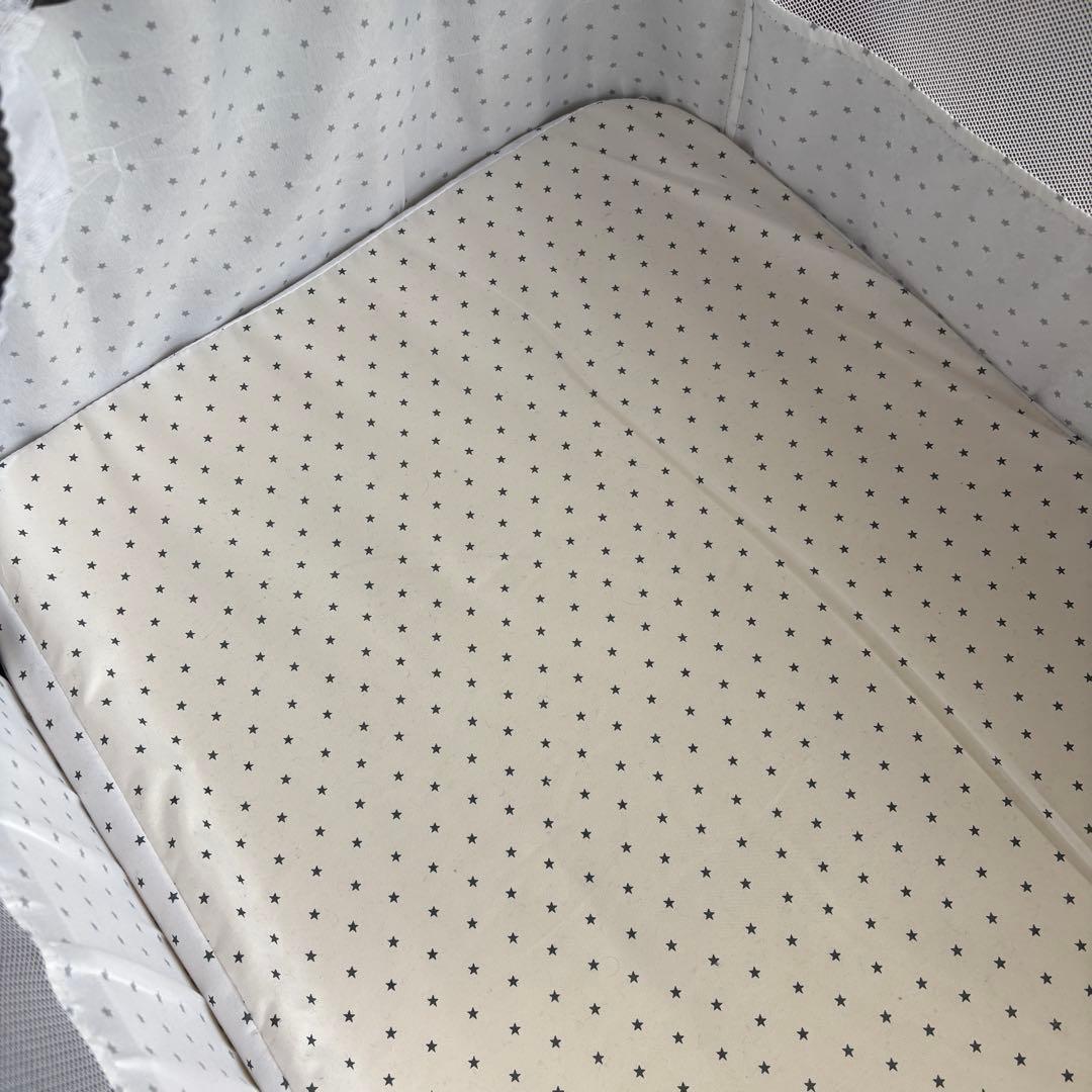 Mozalida折りたたみベビーベッド グレー メッシュカバー付き - メルカリ