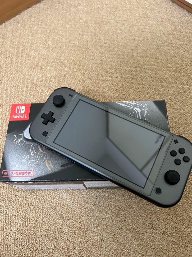 [美品]Nintendo Switch Lite グレー ポケモンデザイン 伝説のポケモン「ザシアン」・「ザマゼンタ」がデザインされたSwitch