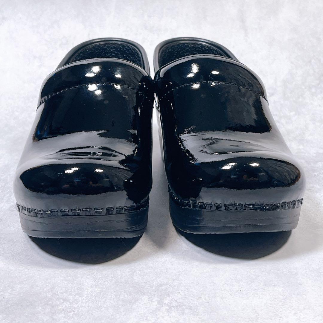 美品【ダンスコ】サボサンダル (36) プロフェッショナル パテント 厚底 黒