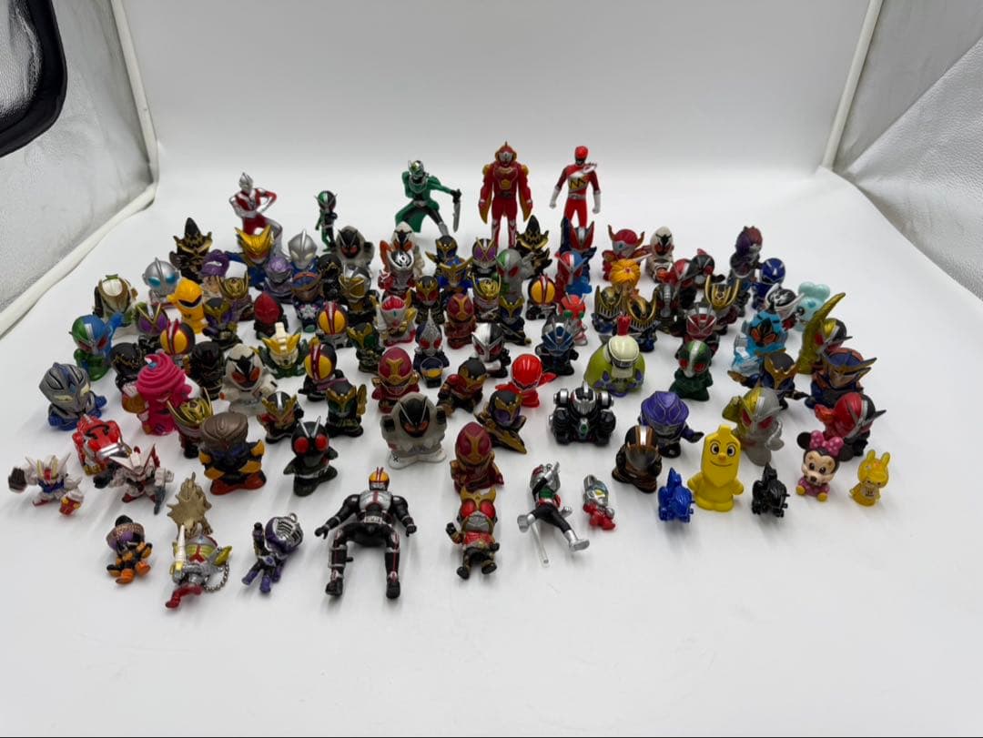 仮面ライダー　ウルトラマン　プリキュアなど　指人形　フィギュア　色々　大量 スーパー戦隊 仮面ライダー ウルトラマン 指人形 大量 まとめ売り 150
