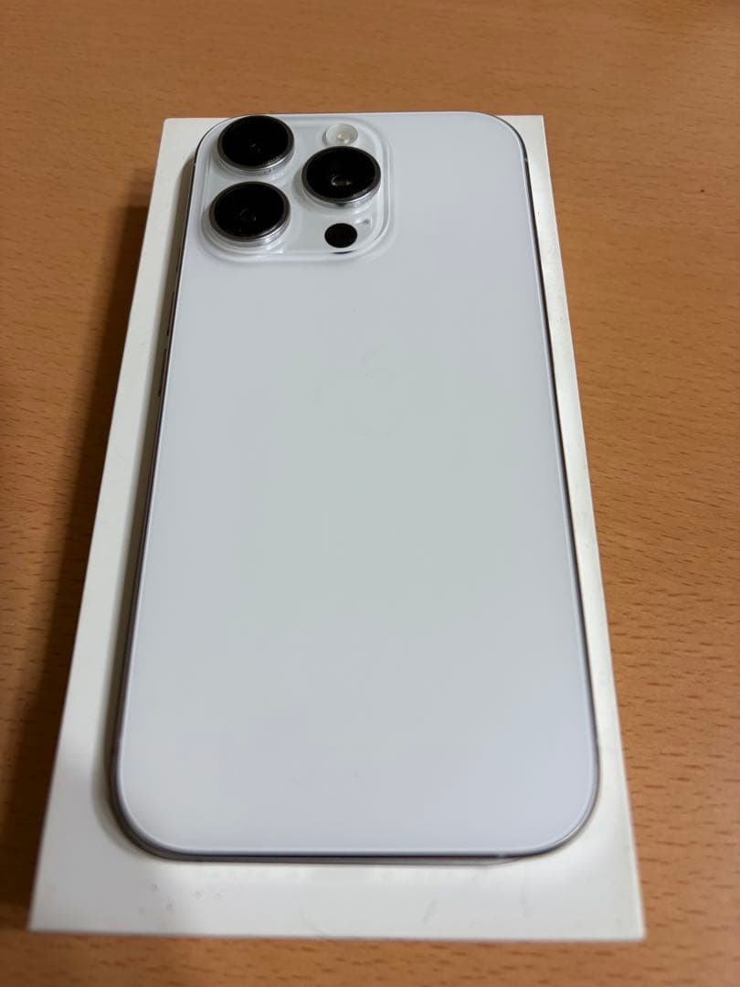 【美品】iPhone16Pro ホワイトチタニウム 256GB iPhone 新品。未開封 16 Pro 256GB MYN13J/A ホワイトチタニウム