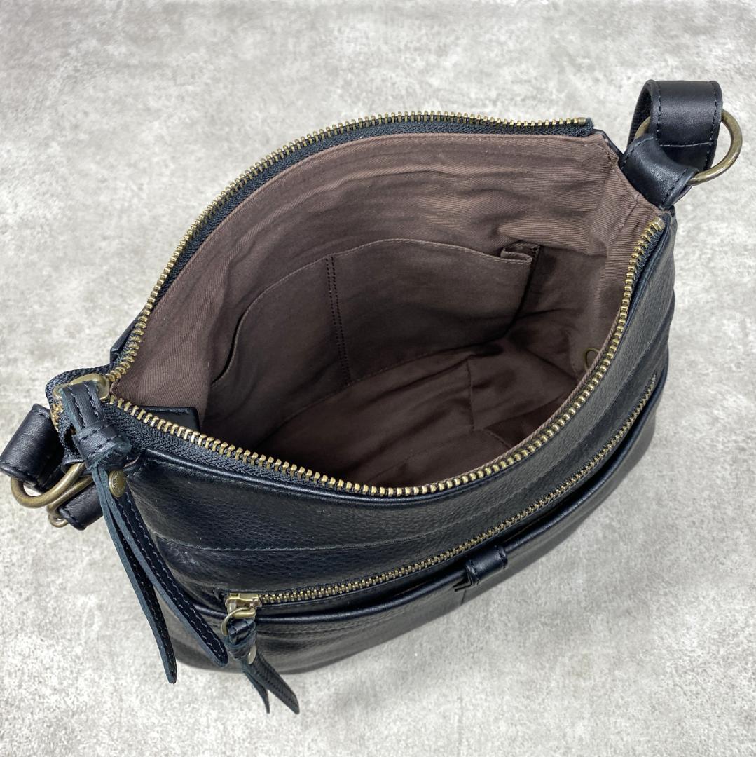 極美品】 DAKOTA ダコタ ルーチェ 日本製 牛革 ショルダーバッグ