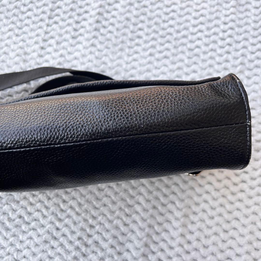 イアパピヨネ 《本革》ワイドテープショルダーバッグ ボディバッグ