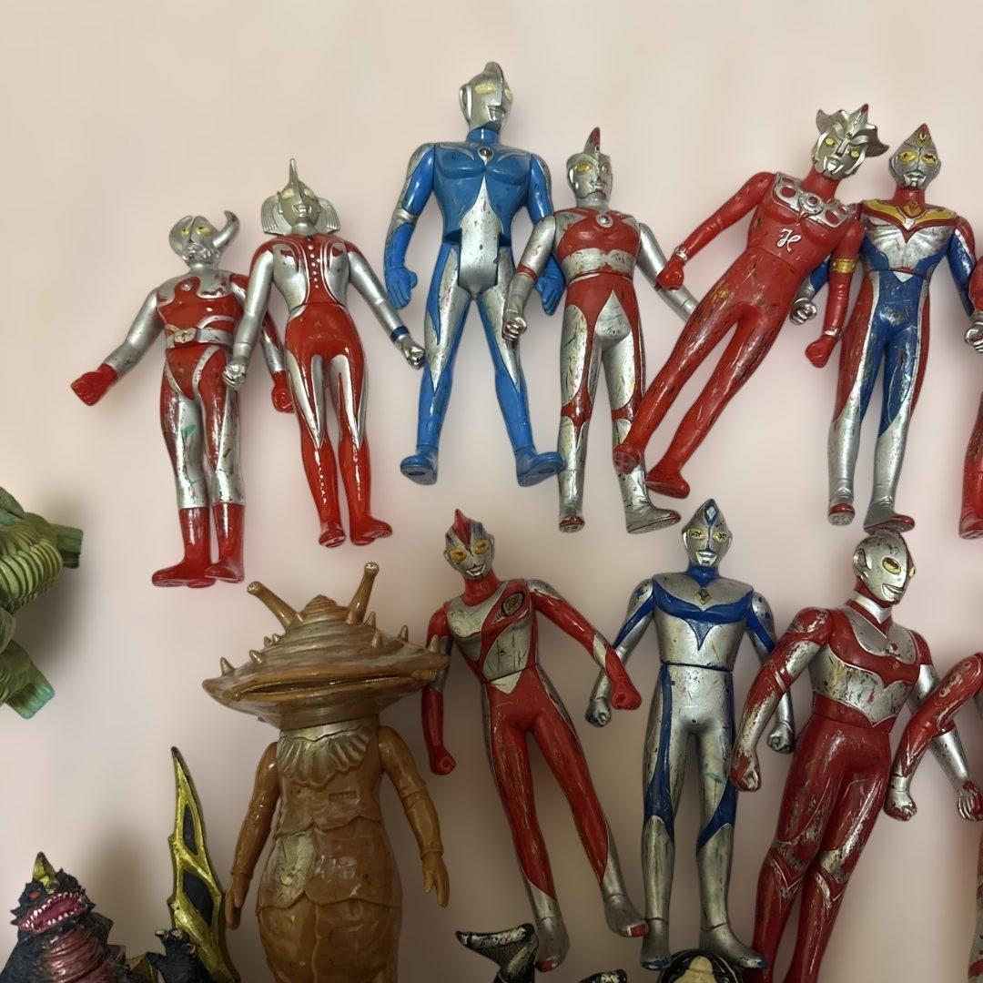 ウルトラマン 怪獣 ソフビ まとめ売り29体 - メルカリ