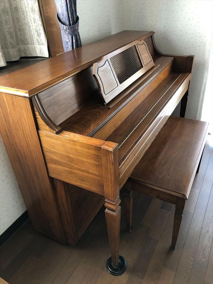 アメリカ製 アップライトピアノ EVERETT エヴェレット 現状渡し 椅子付き