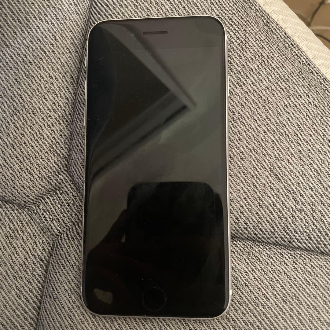 Apple iPhone se2背面割れ - メルカリ