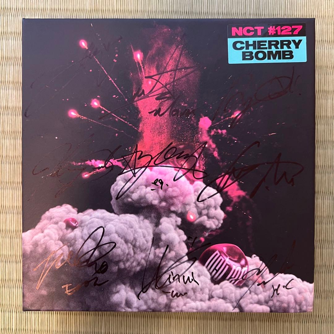 NCT127 直筆サイン入りCD 『CHERRY BOMB』 Amazon.com: Cherry Bomb: CDs & Vinyl