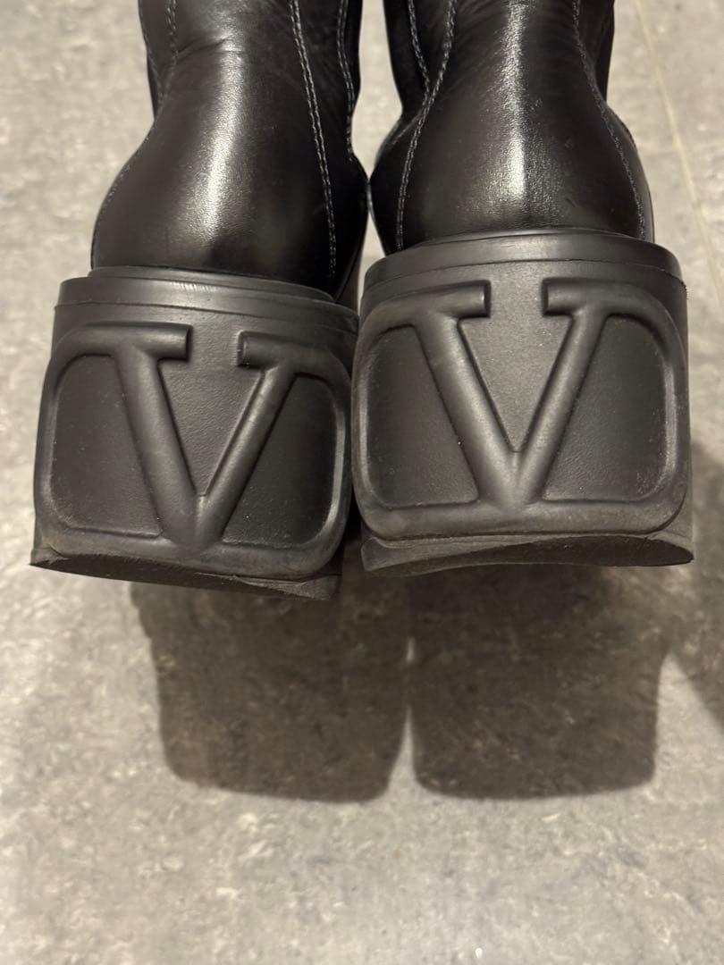 Valentino ヴァレンティノ 厚底黒レザーサイドゴアブーツ - メルカリ
