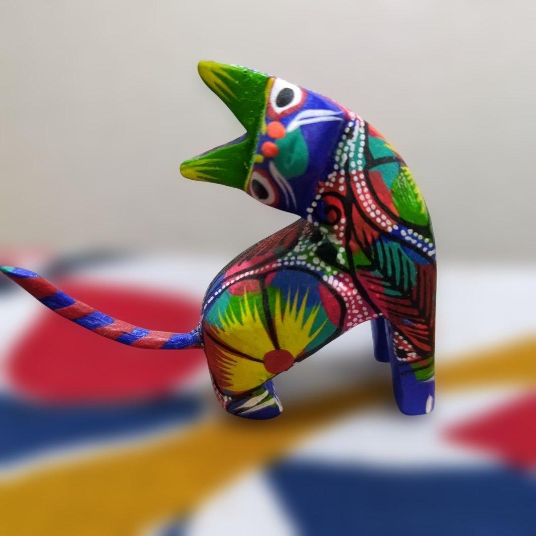 メキシコ民藝〜可愛い猫のアレブリヘ、ウッドカービング。オアハカの