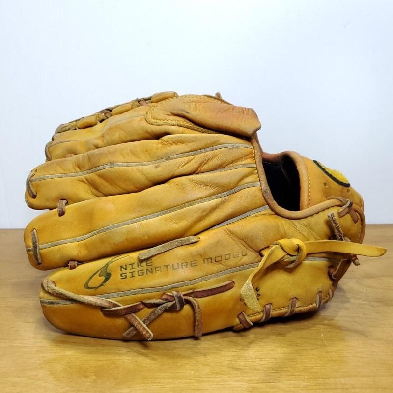 NIKE ナイキ 松坂大輔モデル M18シグネチャー 投手用 軟式グローブ
