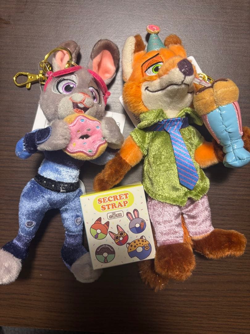 ズートピア 10周年 キーチェーン ニック ジュディ ディズニーストア