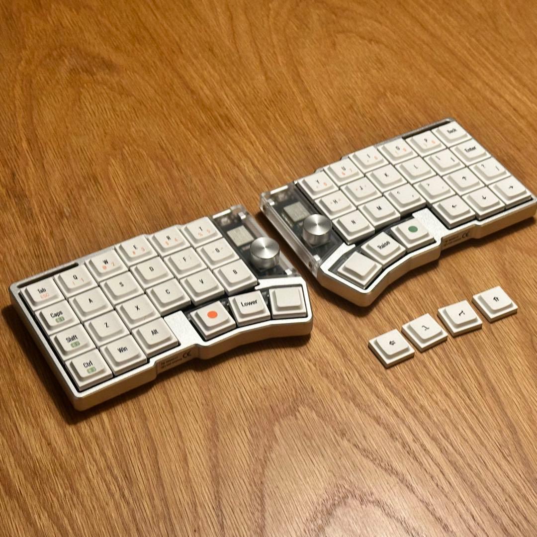 Cornix LP 無線分割キーボード シルバー+無刻印キーキャップ各 - メルカリ
