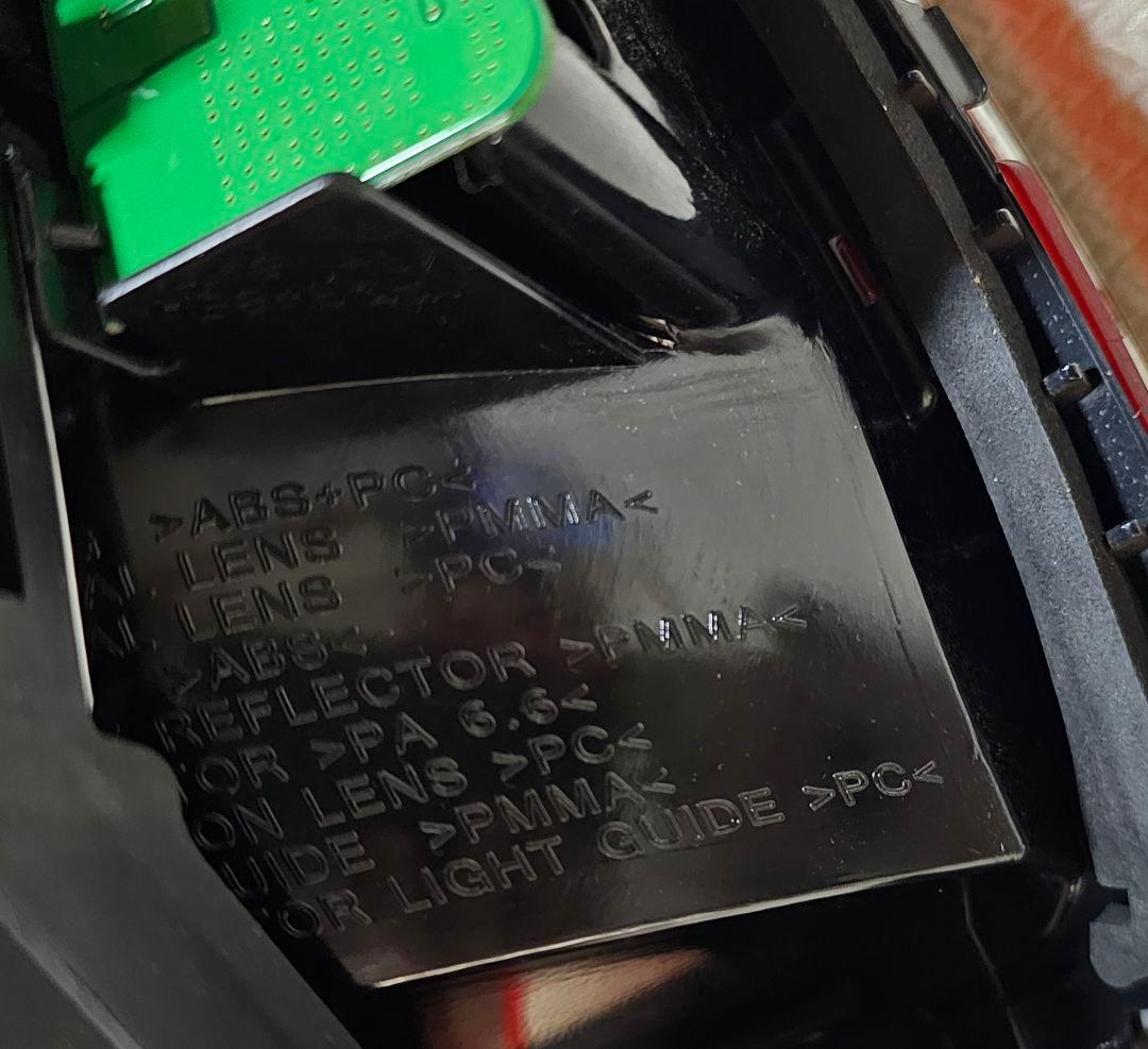 BMW[MINI テールランプ 左側 赤 7297413-13 xm20 - メルカリ