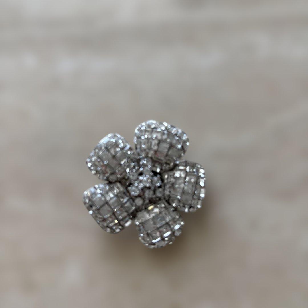 FOXEY 花形ブローチ・クリスタル風装飾 楽天市場】FOXEY ピンブローチ フラワー ラインストーン クリア 新品