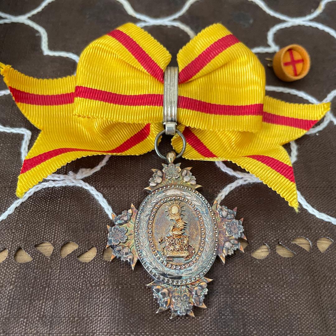 【レア 美品】勲七等宝冠章 7th Class Orders of the Precious Crown/勲七等宝冠章 | Medals of Asia