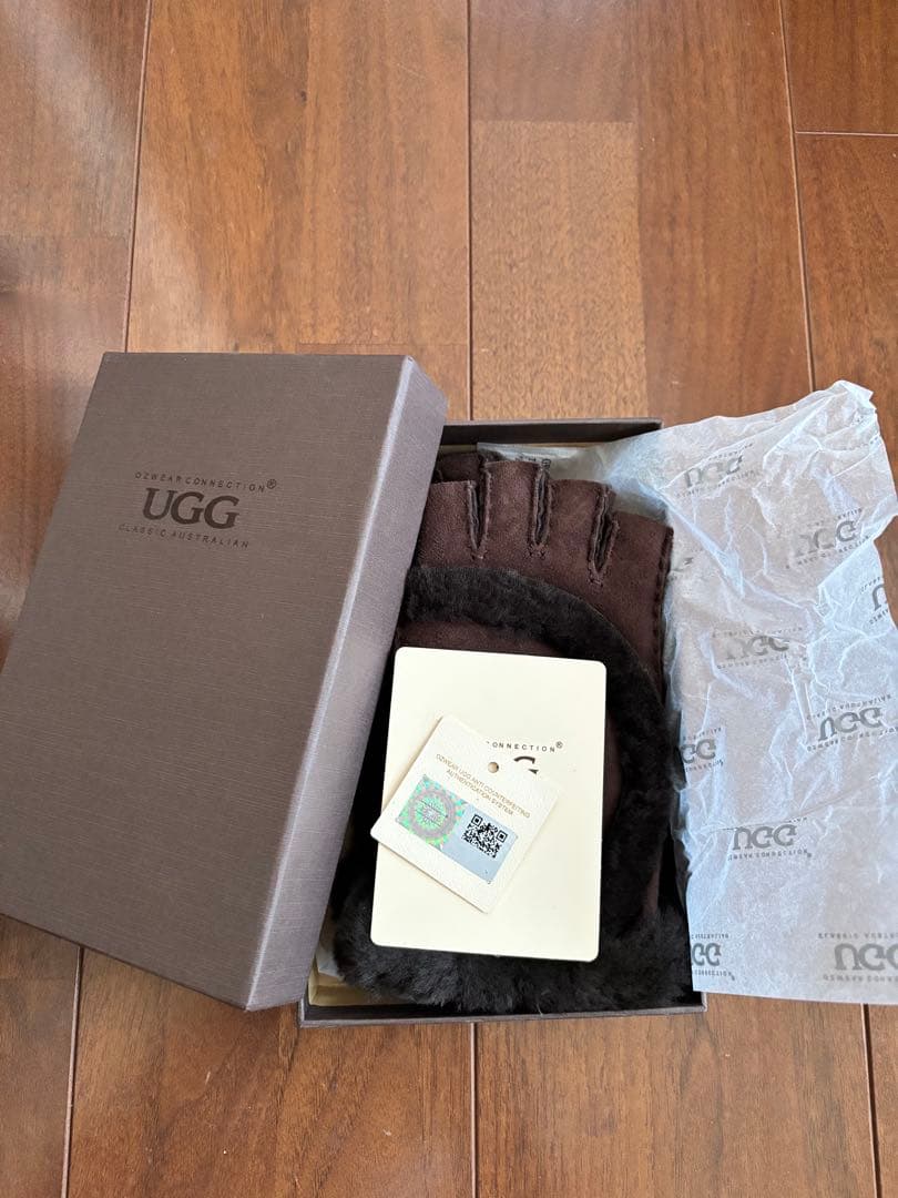 juju様専用 UGG SHEEPSKIN FINGERLESS GROUVE - メルカリ