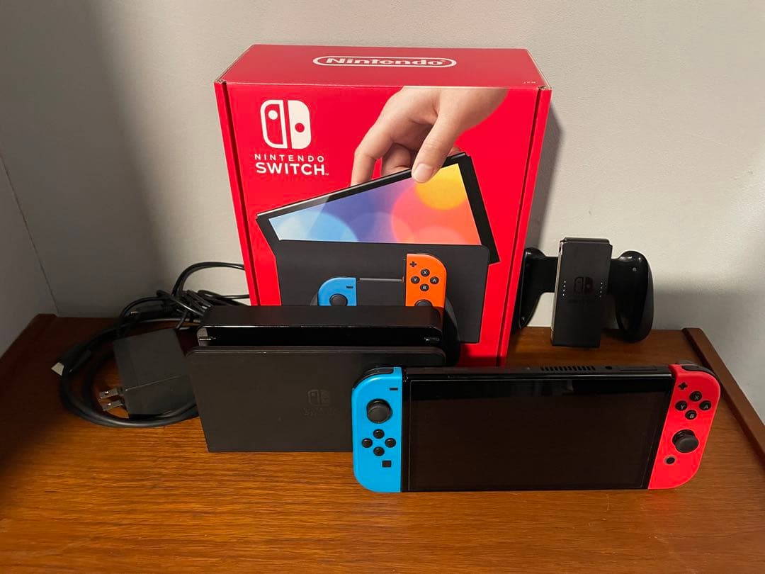 Nintendo Switch ネオンブルー/ネオンレッド 有機EL 箱付属品付 Nintendo Switch ネオンブルー・ネオンレッド 任天堂 ゲーム機 本体