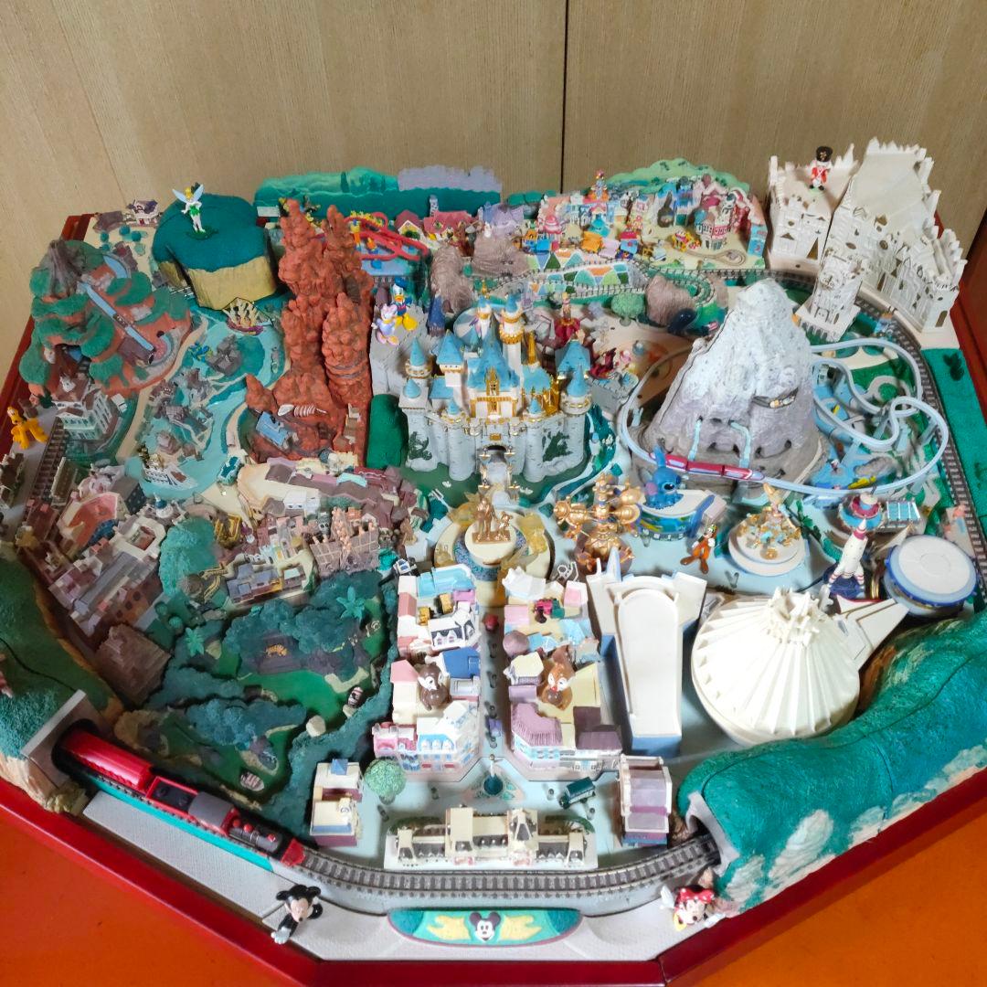 デアゴスティーニ ディズニージオラマ 完成品 - メルカリ