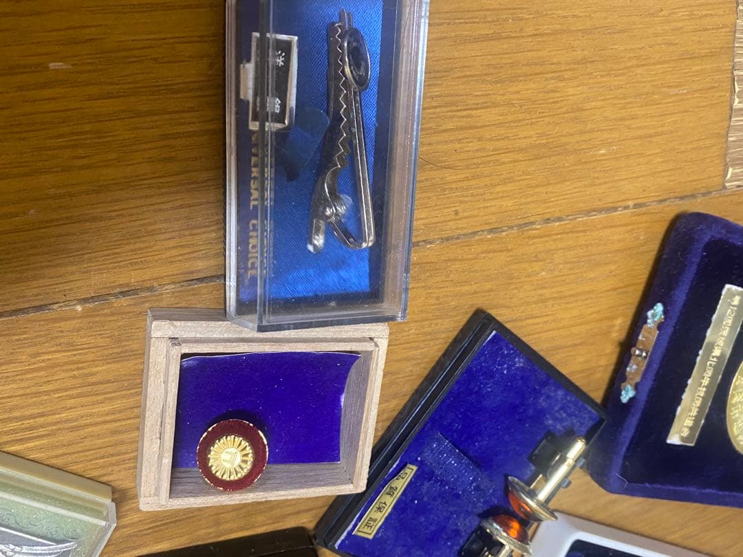 遺品整理 アクセサリー 記念メダル アンティーク 時計 まとめ