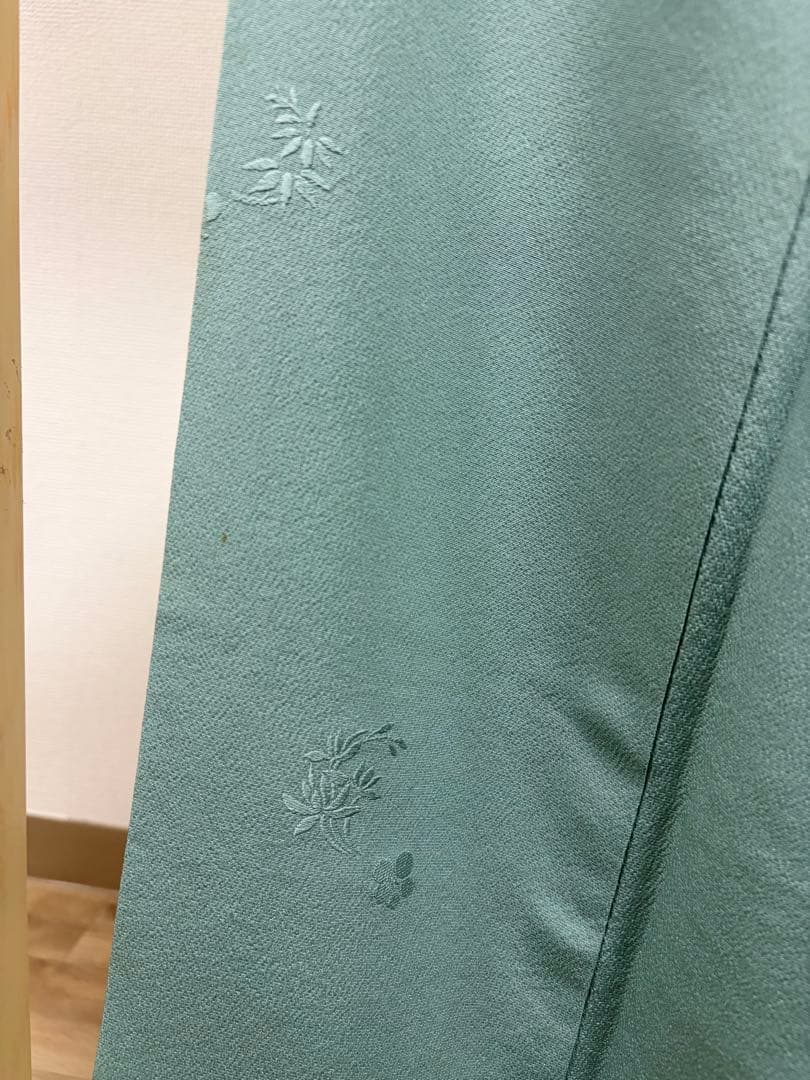 B 作家物 柿本市郎 小花の地模様 水浅葱色 縮緬 正絹 袷 色無地 着物