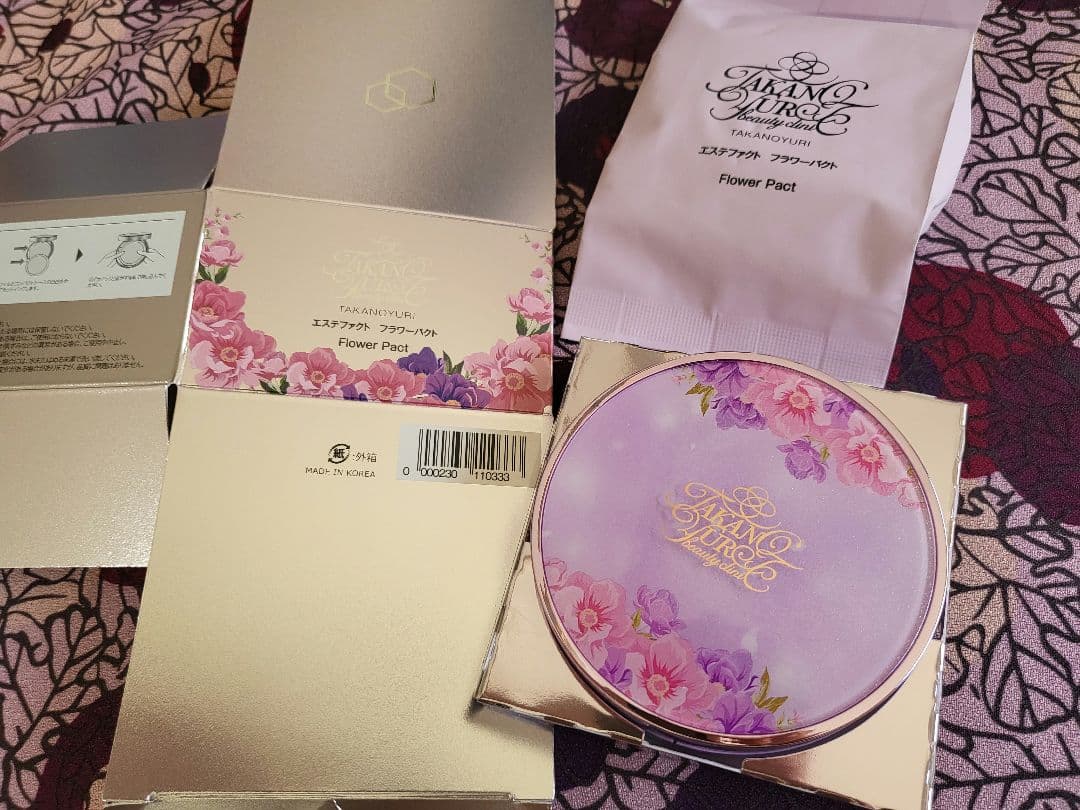 新品】たかの友梨 フラワーパクト(ケース1つ、ファンデ2つ、専用パフ2