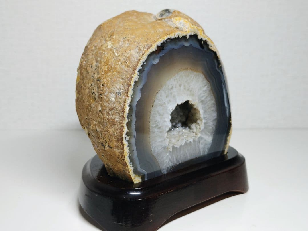 瑪瑙 1.9kg メノウ アゲート 原石 鑑賞石 自然石 誕生石 鉱物 水石