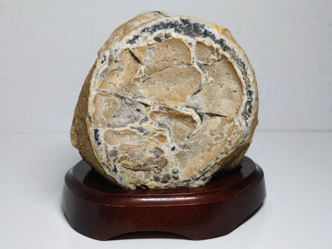 瑪瑙 1.9kg メノウ アゲート 原石 鑑賞石 自然石 誕生石 鉱物 水石