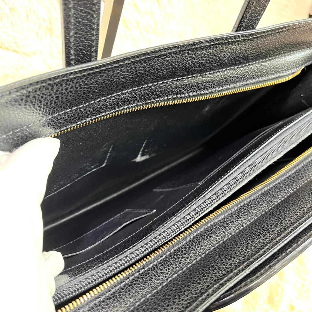 フェラガモ ビジネスバッグ オールレザー 3層 自立 ロゴ金具 ブリーフ