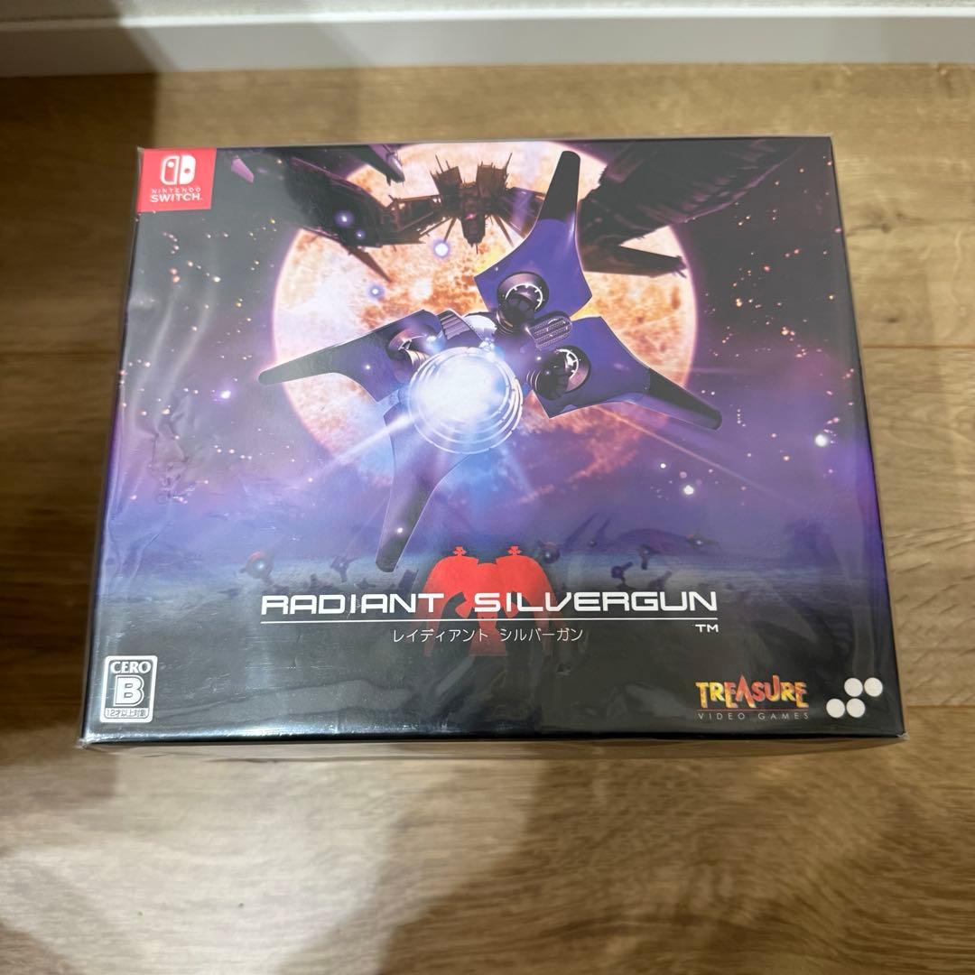 * Switch レイディアント シルバーガン COLLECTOR'S BOX レイディアント シルバーガン COLLECTOR'S BOX – SUPERDELUXE GAMES