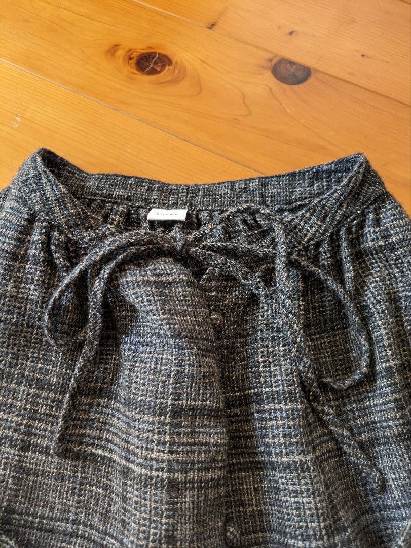 2024年 entwaボートネックギャザーブラウス ウールリネンチェック