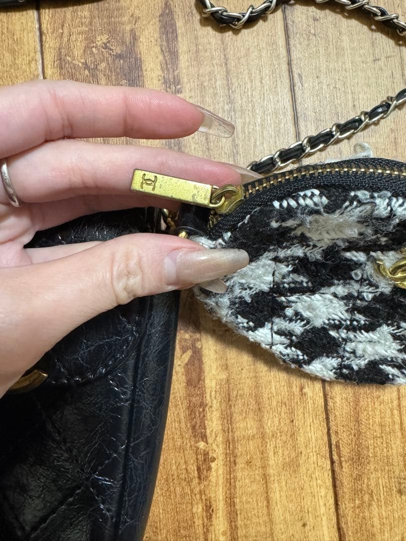 24時間以内発送 CHANEL ノベルティキルティング スマホ ショルダー