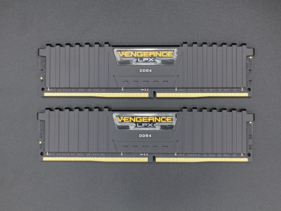Vengeance DDR4 メモリ 32GB（16GB×2枚）2666MHz VENGEANCE® LED 32GB (2 x 16GB) DDR4 DRAM 2666MHz C16 Memory Kit