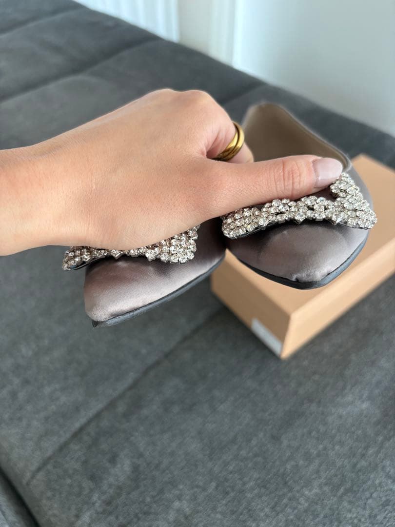 完売品 OHGA サテンビジューパンプス モカ 23.5cm