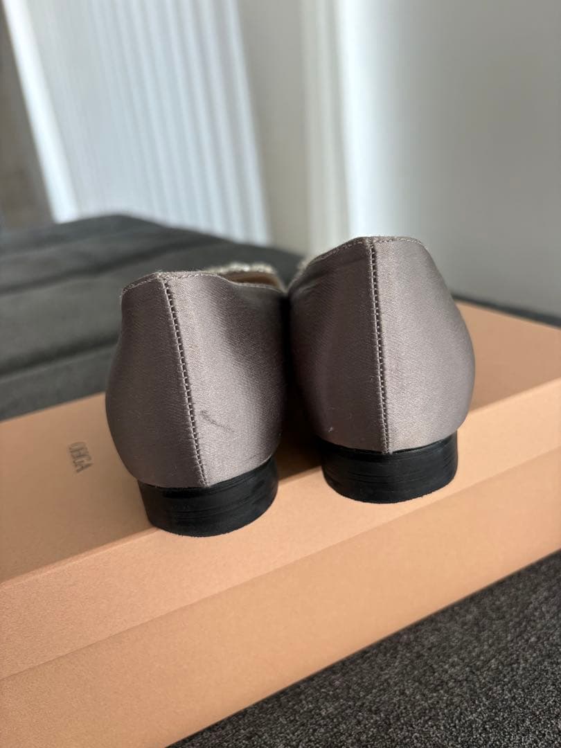 完売品 OHGA サテンビジューパンプス モカ 23.5cm