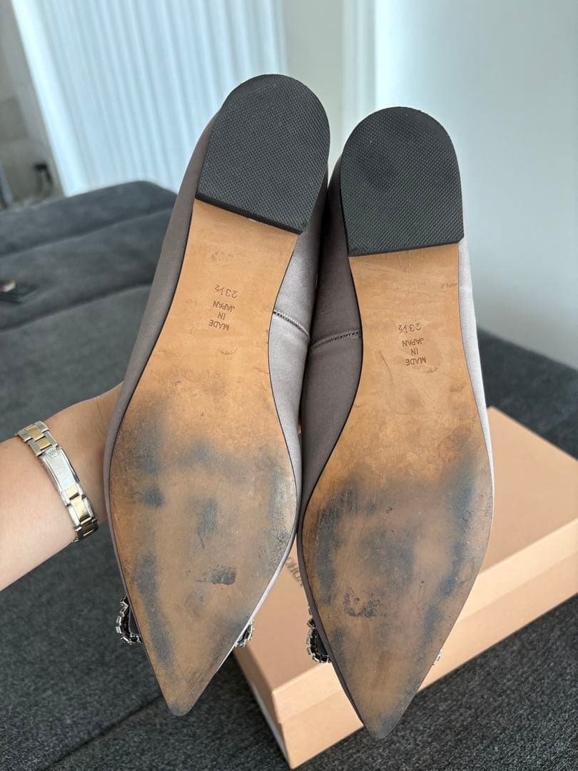 完売品 OHGA サテンビジューパンプス モカ 23.5cm