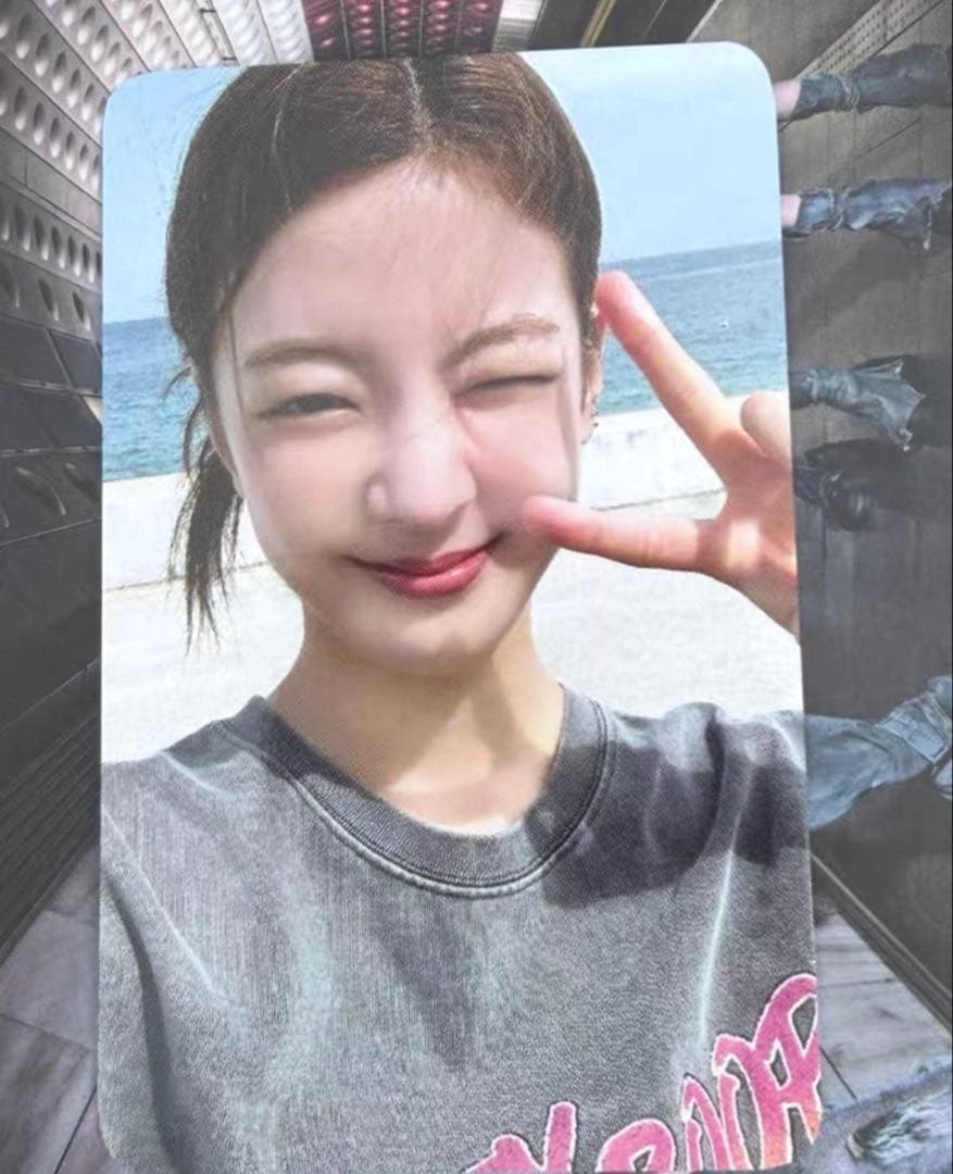 itzy リア TUNNELVISION サノク 事前収録限定 トレカA - メルカリ