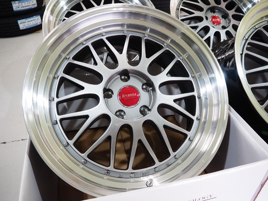 カスタムサイズ 深リム メッシュ 19inch 5H114.3 9.5J+40