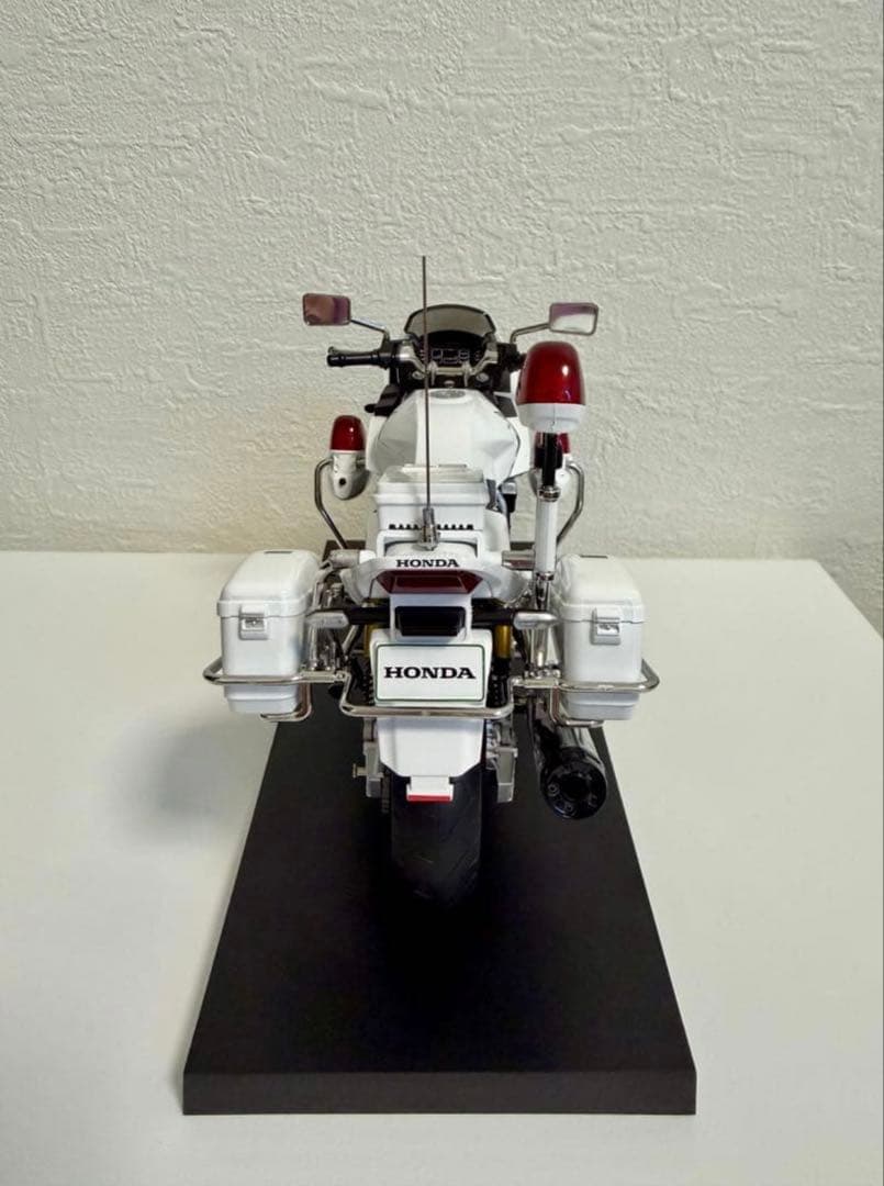限定3000台！ HONDA CB1300P 新型 1/12スケール 白バイ - メルカリ