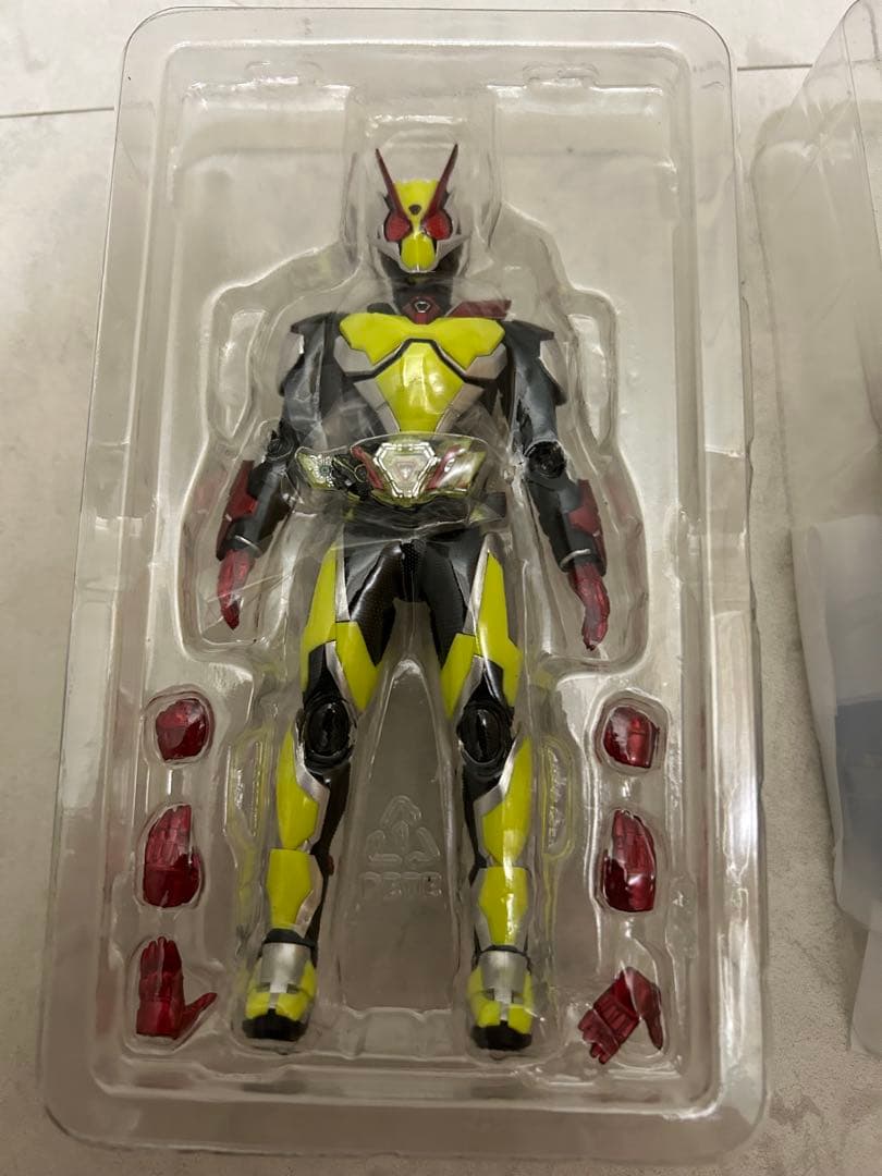 S.H.Figuarts 仮面ライダービルゼロワン イズ ゼロツーイズVer.