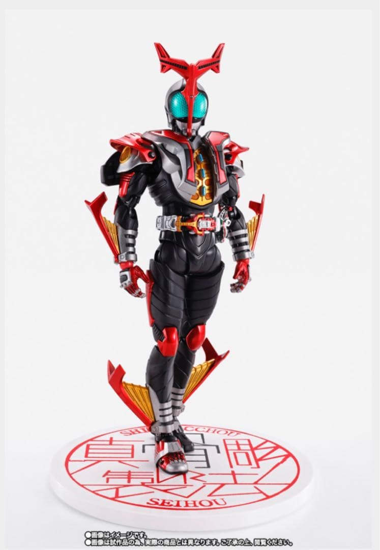 新品 　仮面ライダーカブト ハイパーフォーム 真骨彫製法 10th Amazon.co.jp: S.H.Figuarts（真骨彫製法）仮面ライダーカブト