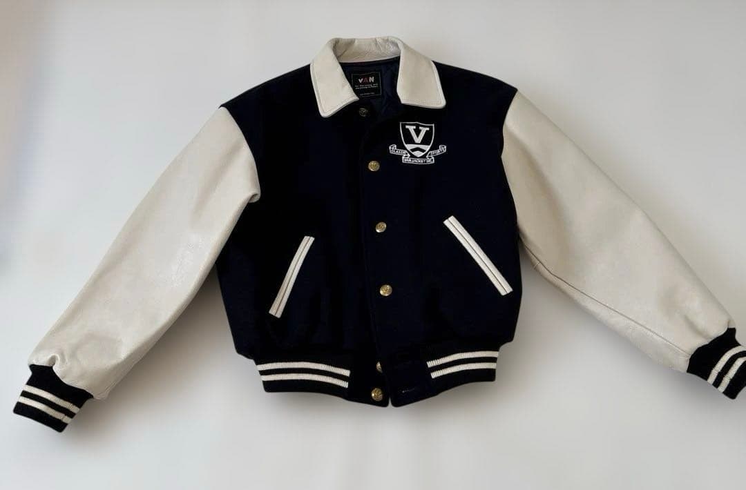 VAN ネイビー/ホワイト スタジャン - メルカリ