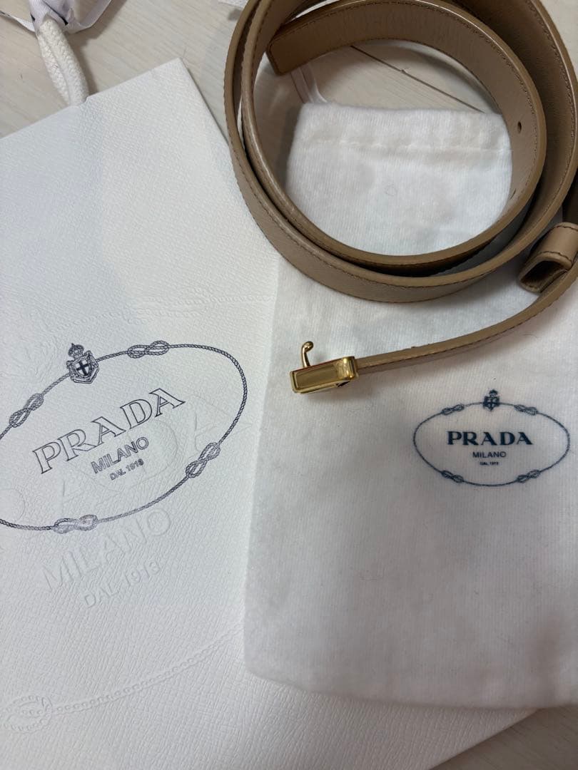 魔男の宅急便様専用ページ PRADA サフィアーノレザー ベルト - メルカリ