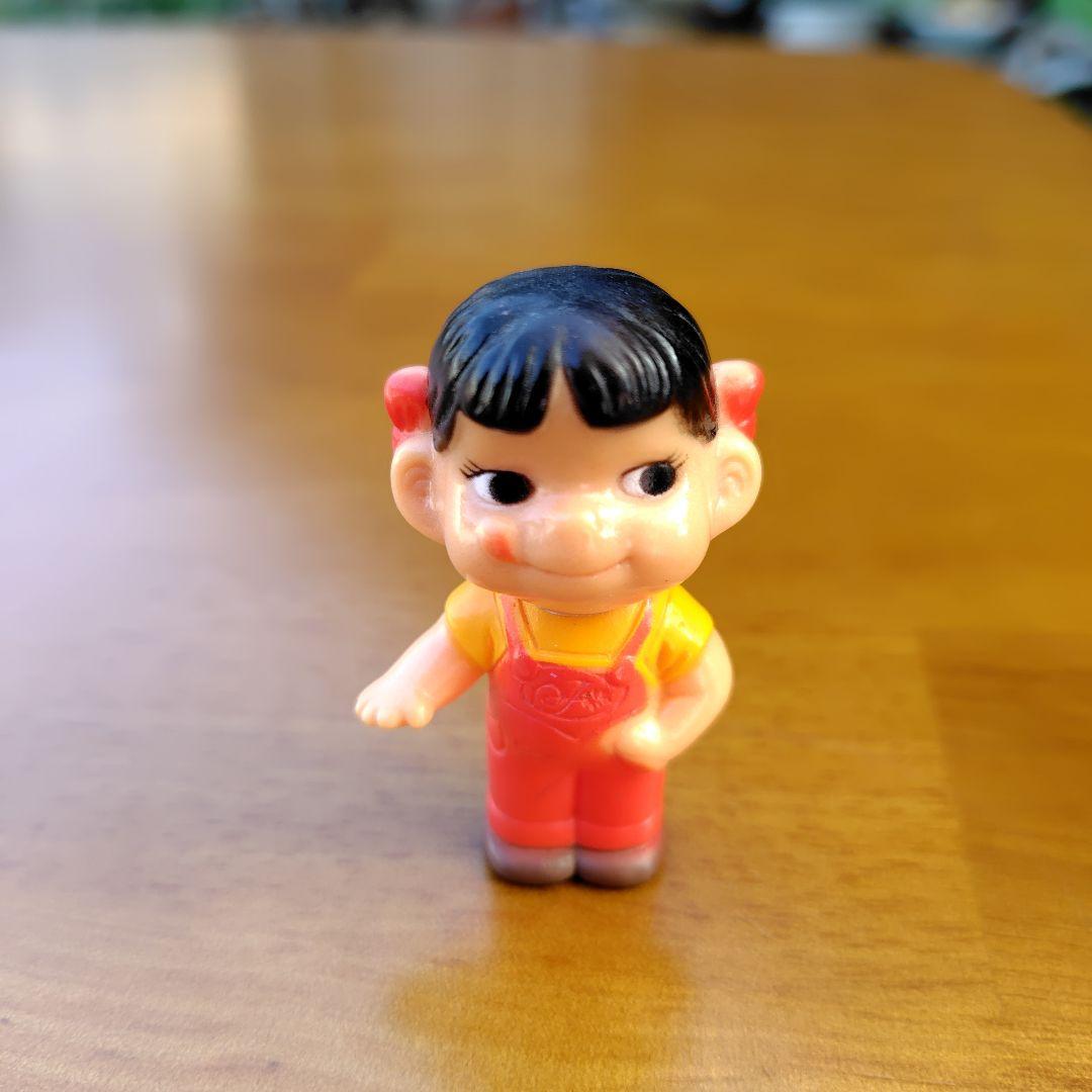 昭和レトロ 】不二家 ペコちゃん ソフビ 人形 ミニフィギュア - メルカリ