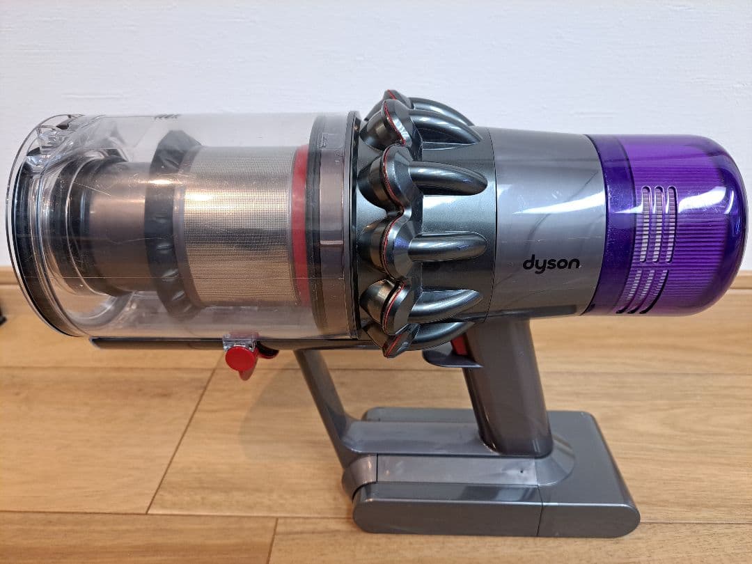 ダイソン dyson V11 SV14 本体のみエコモード63分(分解清掃済) dyson V11 SV14 本体のみ 限定ゴールドモデル エコモード 63分