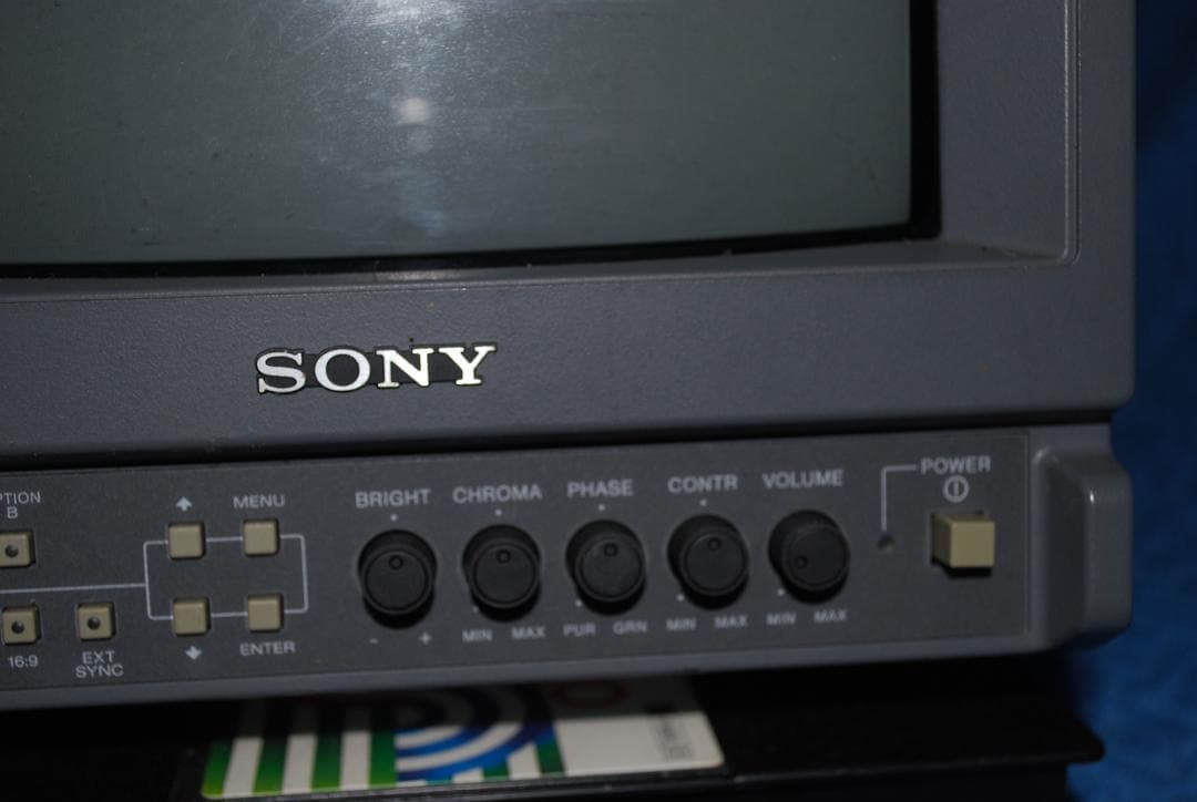 ソニー業務用トリニトロンモニターPVM-9L2中古ジャンク品の出品です