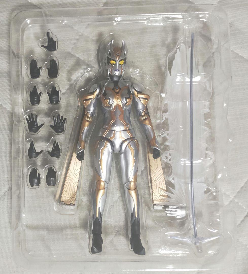 d*3様 S.H.Figuarts ウルトラマントリガー　まとめ売り